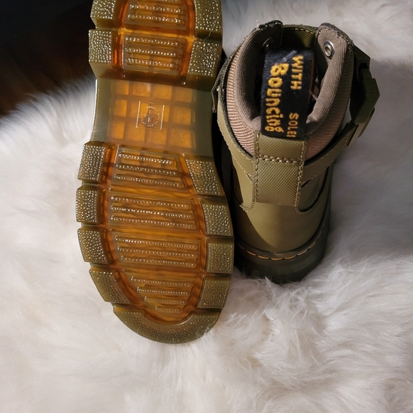 DR.MARTENS "COMB TECH" OLIVE BOOT - Picture 7 of 9